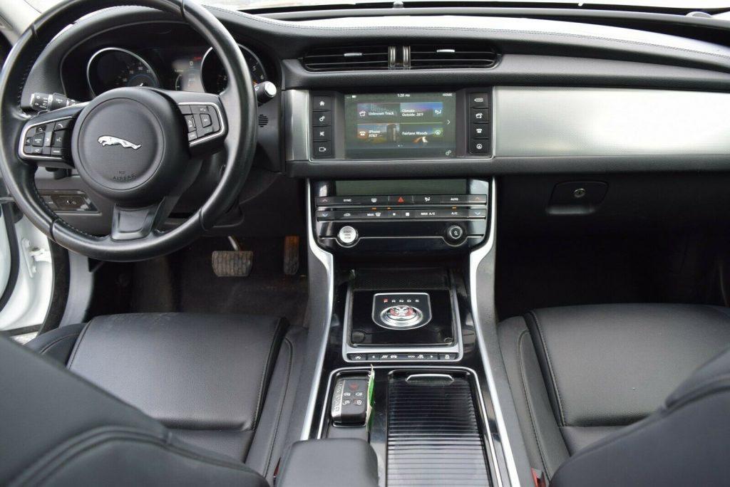 2017 Jaguar XF 35T Premium 3.0L