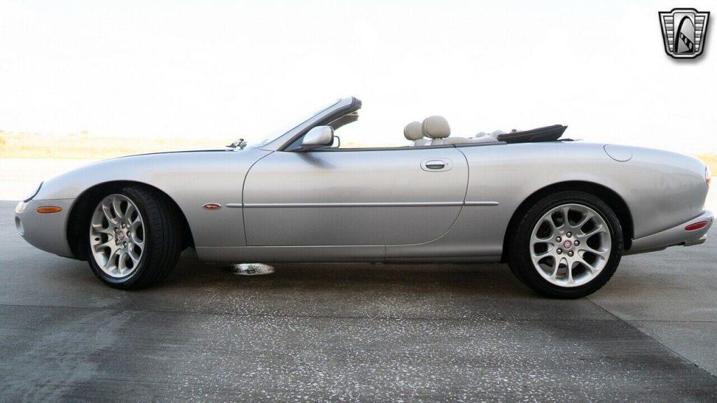 2002 Jaguar XKR