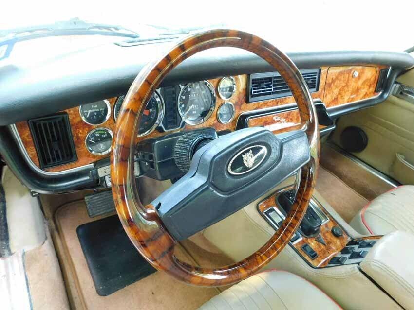 1976 Jaguar XJ6 Coupe V8 700R4 Automatic