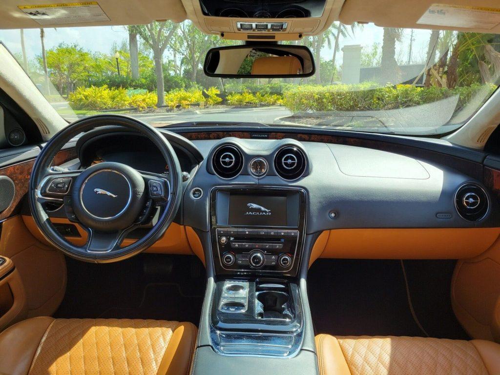 2017 Jaguar XJ