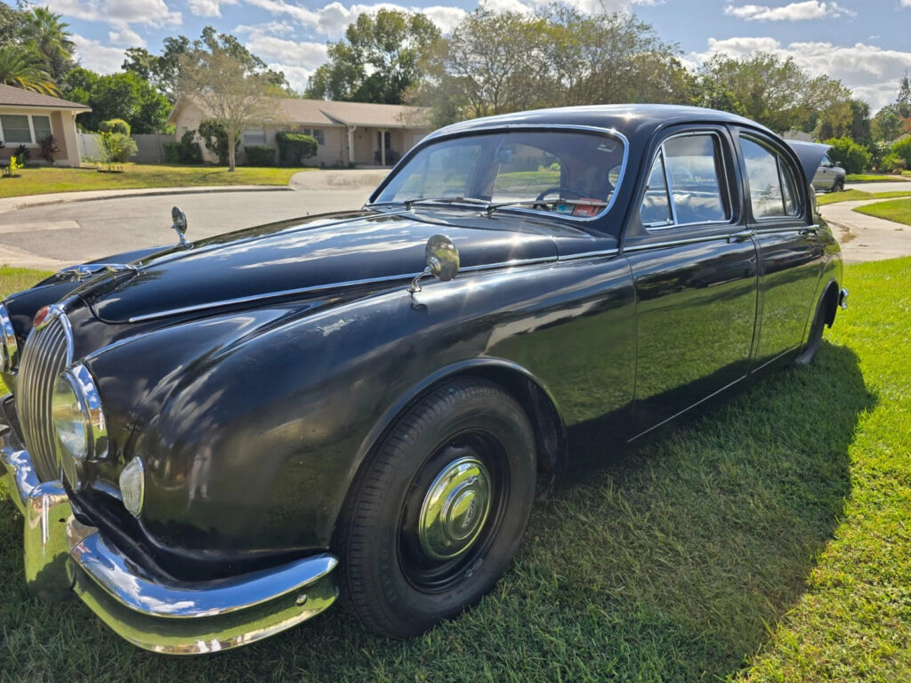 1957 Jaguar Mark 1, runs and drives. 3.4 litr XK Engine