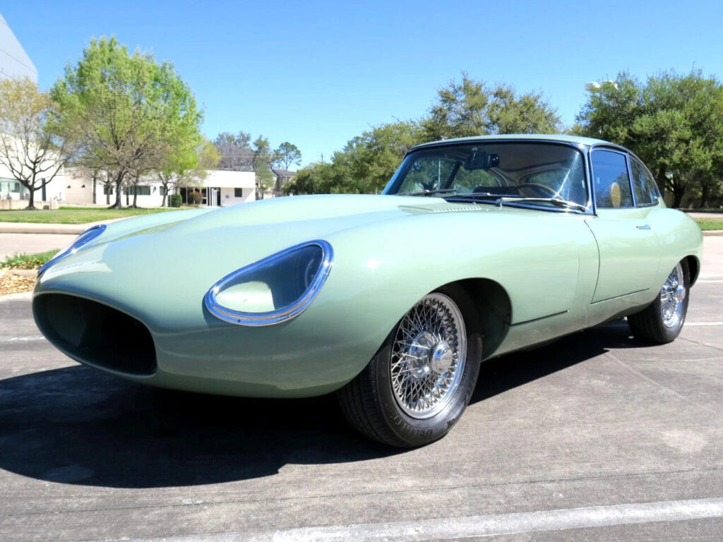 1971 Jaguar XKE 2+2