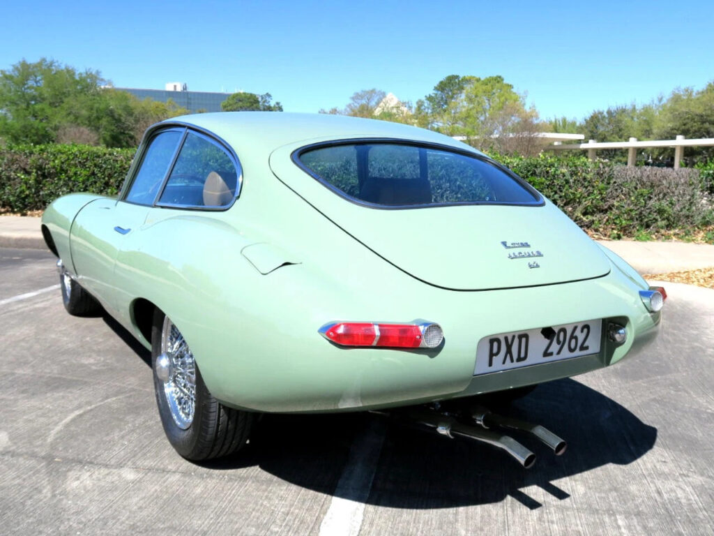 1971 Jaguar XKE 2+2